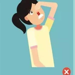 流鼻血时仰头、举手、塞纸真的正确吗？好多人都做错了
