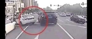 119打110给“违章”私家车“求情”，网友怒赞！