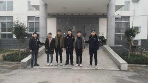 呼和浩特一公职人员进小区拒戴口罩 结局令人舒适