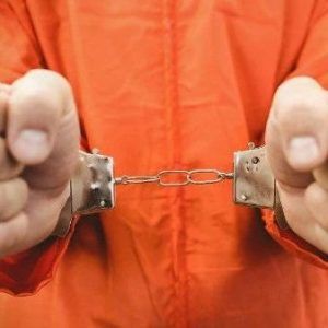 原交警支队副大队长姚克锋篡改数据获利千万元